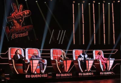 The Voice Brasil tem noite de duelos intensos e grandes emoçõe