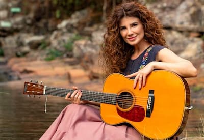 Paula Fernandes retorna às novelas e comenta personagem cheia de mistério