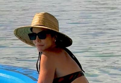 Ivete Sangalo esbanja beleza em cliques de biquíni