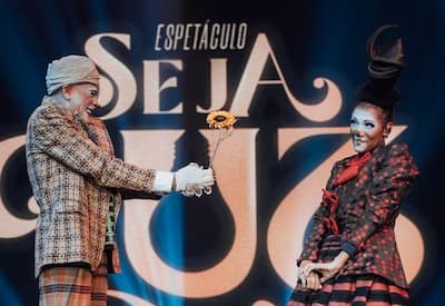 SBT exibe o espetáculo Seja Luz, em uma experiência forte e impactante