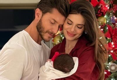 Camila Queiroz e Klebber Toledo celebram primeiro mês da filha Clara