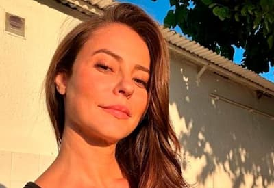 Paolla Oliveira recarrega as energias em cachoeira após fim de relacionamento