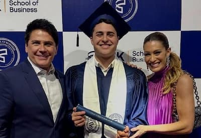 Filho de César Filho e Elaine Mickely se forma e família celebra conquista