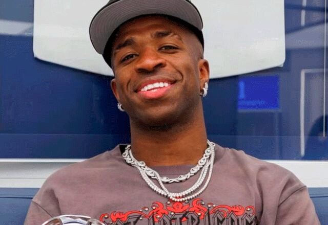 Vini Jr dá presente especial para cantora; saiba o valor