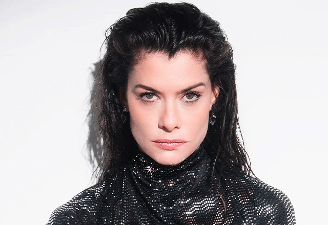 Alinne Moraes impressiona a web ao compartilhar ensaio seminu