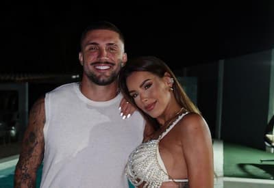 Ivy Moraes e Arthur Picoli trocam declarações de amor: "Dois anos"