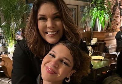 Filha de Simony emociona ao celebrar remissão do câncer da cantora