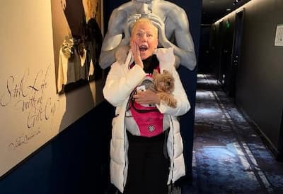 Xuxa viaja para a Holanda com Junno e cachorrinha rouba a cena