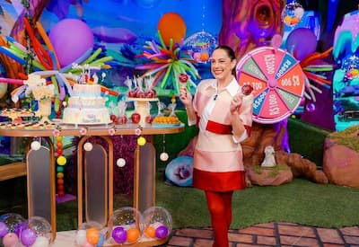 Silvia Abravanel comemora aniversário no palco do "Sábado Animado"