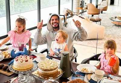 Zé Felipe comemora 28 anos ao lado dos filhos e mostra manhã especial na mansão