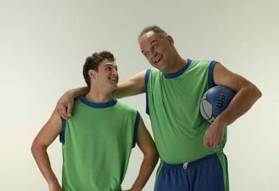 Felipe Schmidt pede respeito enquanto enfrenta o luto pela morte de Oscar Schmidt