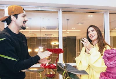 Jade Magalhães ganha festa surpresa e comemora: "Amei"