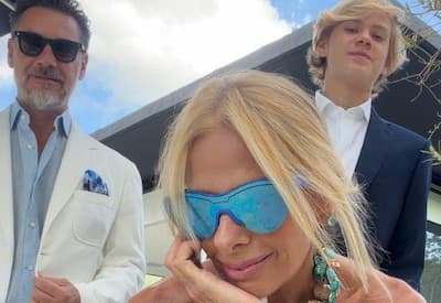 Adriane Galisteu surge com família em casamento e look elegante chama atenção