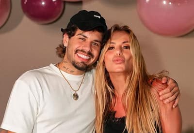 Zé Felipe presenteia Poliana com relógio de grife e anel de diamante