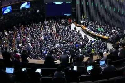 Relembre as confusões dos políticos no Congresso Nacional 