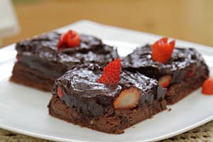 Receitas EP. 15: Brownie com calda de chocolate e morango da mãe da Iza