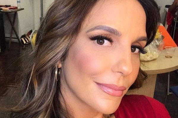 Mesmo gravida, Ivete não consegue ficar parada e arrasa na coreô 