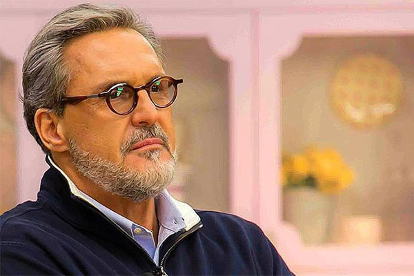 Fasano de perfil na bancada do Junior Bake Off