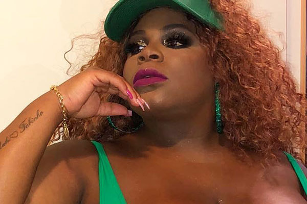 Jojo Todynho faz pose sensual para foto
