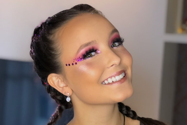 LArissa Manoela produzida para o Carnaval