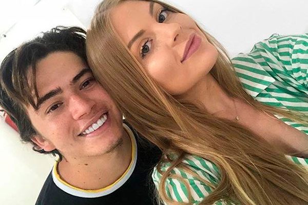 Luisa e Whindersson posam juntinhos em foto 