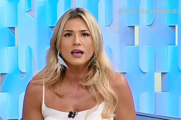 Lívia Andrade durante apresentação do Fofocalizando