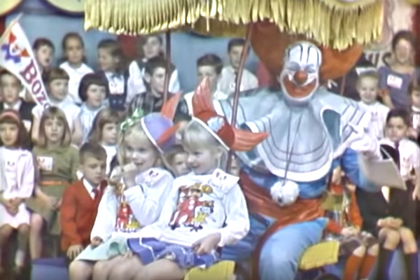 Reprodução do programa do Bozo de Boston, de 1966