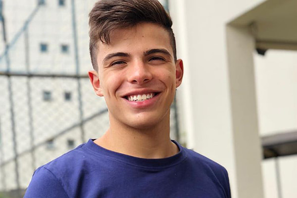 O ator Thomaz Costa