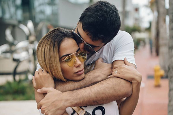 Anitta e o marido Thiago Magalhães