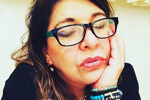 roberta miranda com cara de quem está com preguiça