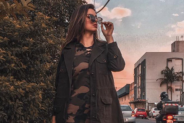 Monica Fonseca posa para foto