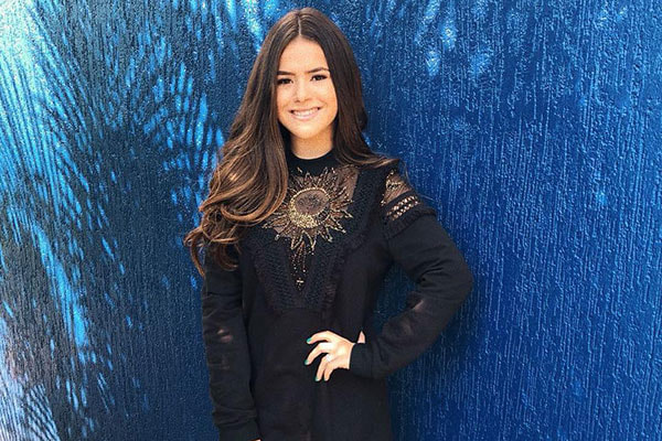 Maisa Silva de vestido preto