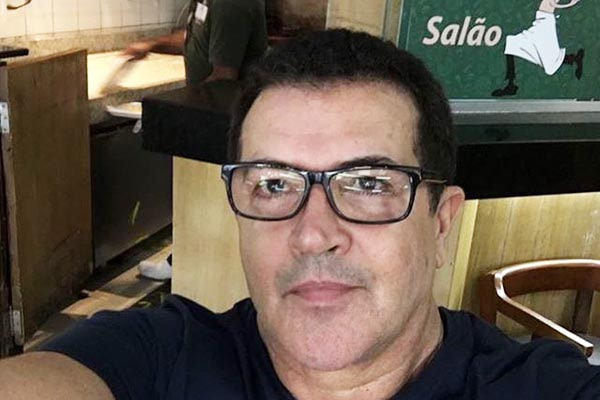 Beto Barbosa faz selfie