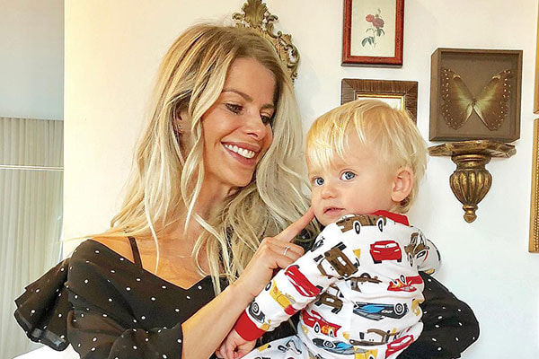 Karina Bacchi e o filho