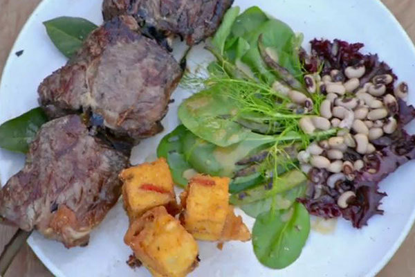 Espetada madeirense com salada de feijão fradinho da Lisa