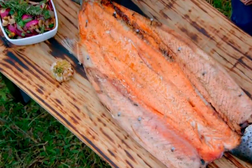 Salmão na tábua do Rômulo