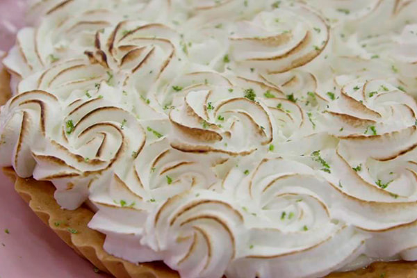 Torta de limão com chocolate e massa de gengibre da Nayane