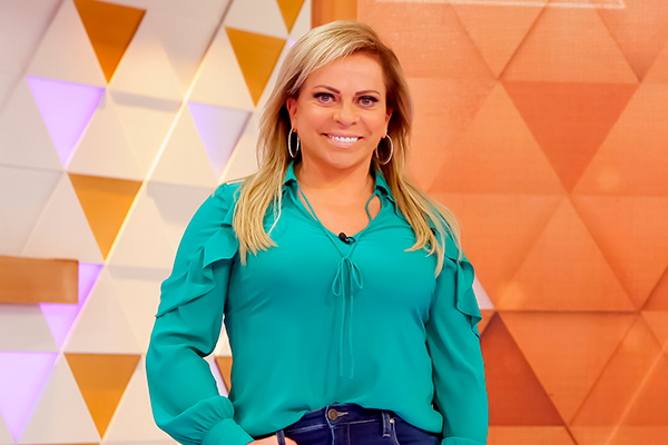 A apresentadora Christina Rocha comanda o programa do SBT Casos de Família