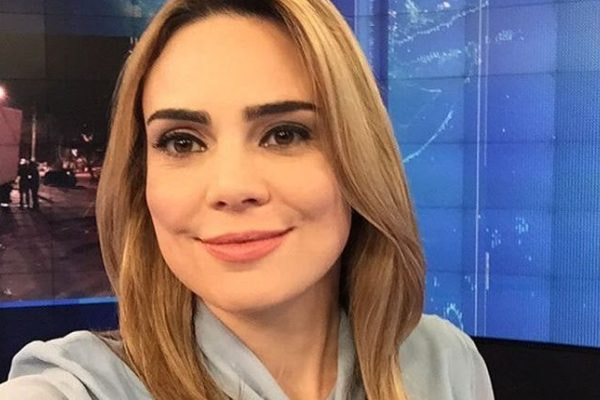 Rachel Sheherazade é âncora do jornalismo do SBT Brasil