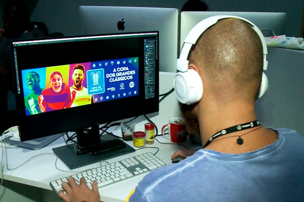 Editor de vídeo fazendo conteúdo da Copa do Nordeste
