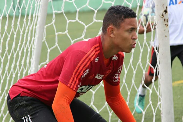 Goleiro do Flamengo reconhecido