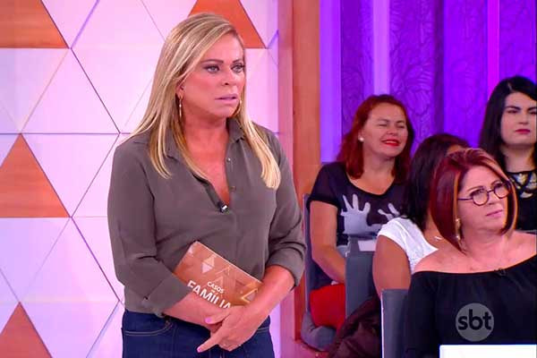 christina rocha, apresentadora do casos de familia
