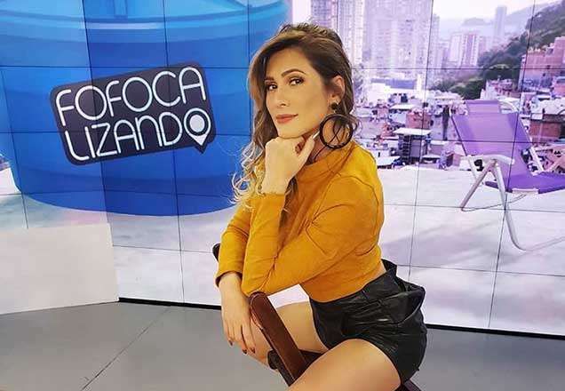 Lívia Andrade é atriz do Fofocalizando