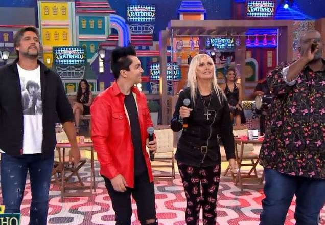 Péricles, Régis Danese, Léo e Lilian Knapp.