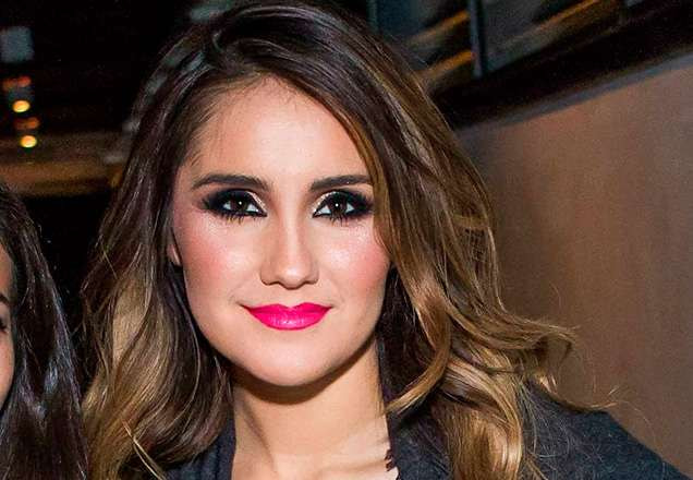 Dulce Maria, ex-RBD, se casa e surge com vestido de  40 mil pilas - antes da festa