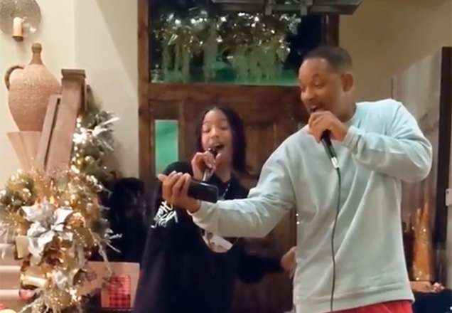 Will e Willow cantando no natal em família | Foto: Reprodução/Instagram