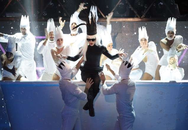 Maisa se transforma em Lady Gaga