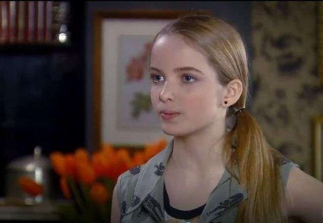 Priscila falando com Arthur