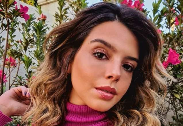 Giovana Lancellotti posa para foto (Reprodução/Instagram)