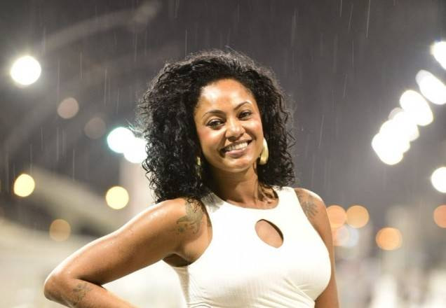Camila Silva sorrindo